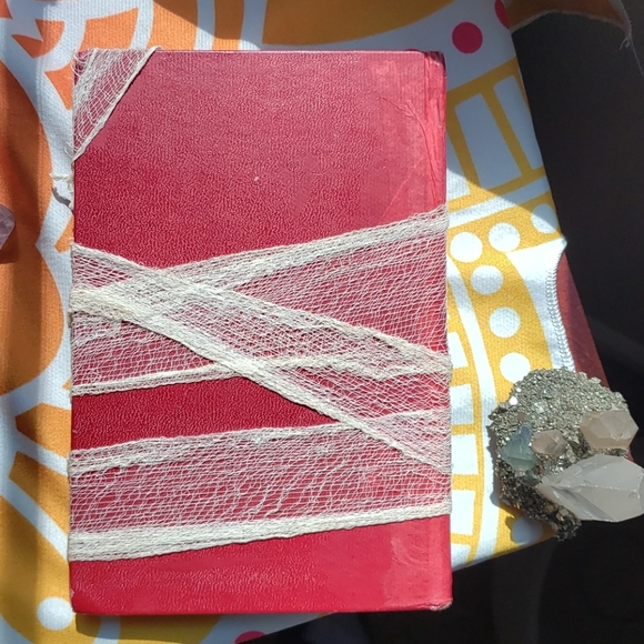 Witchy haunted book prop - Picture 4 of 7